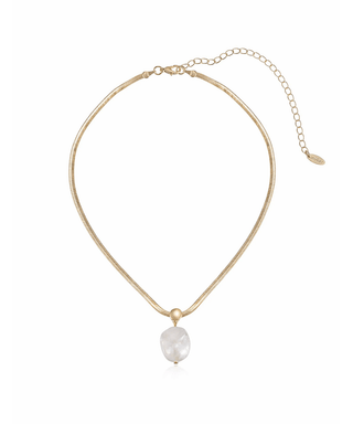 Ettika Baroque Pearl Pendant Necklace on a white backgrourd