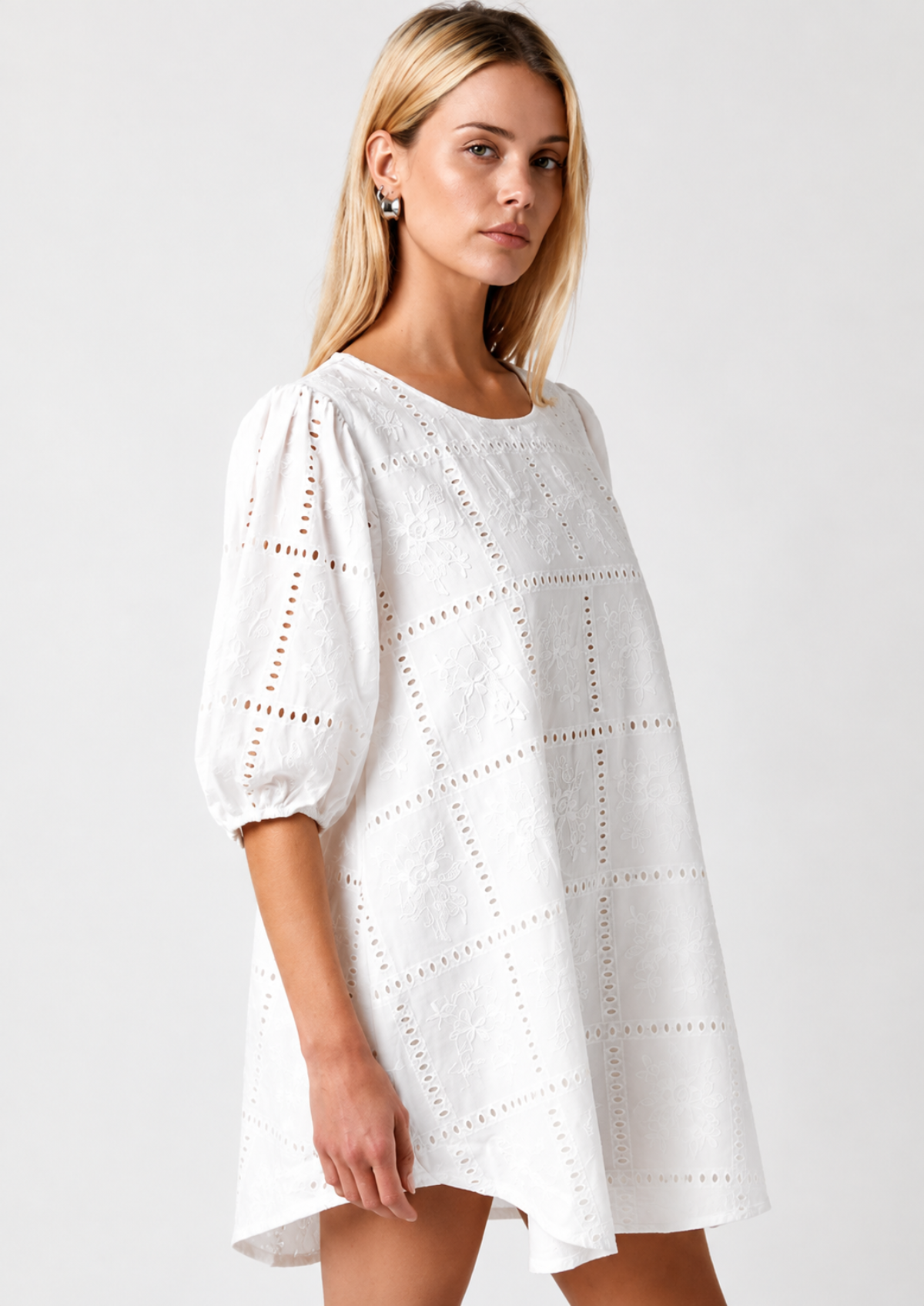 Olivaceous Kelly White Eyelet Puff Sleeve Shift Dress - Size M - Tunic - Summer - Vacation - Resort - Graduation