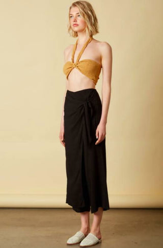Black tie-front vacation pants side view