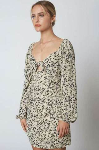 Floral bodycon mini dress with puff sleeves - side