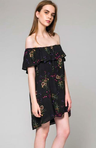 Details of hidden side pockets on a black floral rayon shift dress | Boho Pink