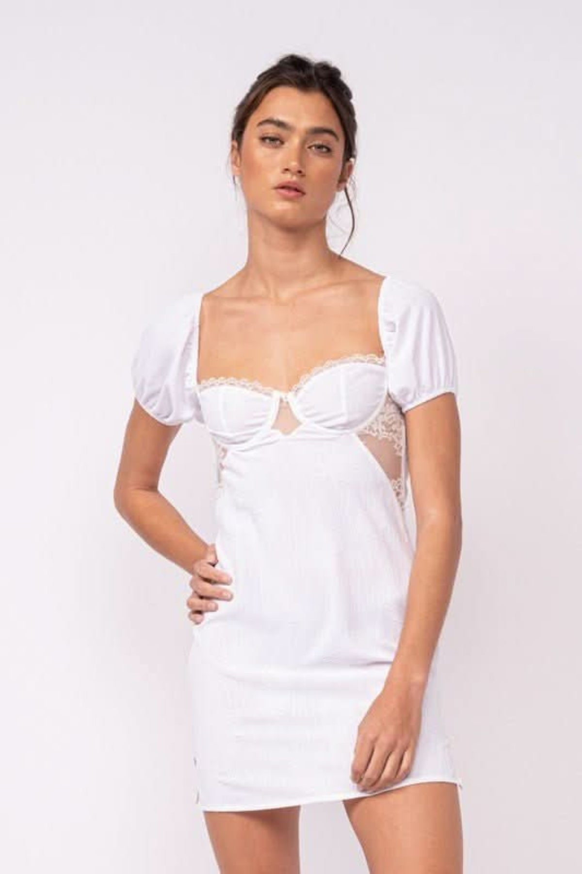 Delilah White Puff Sleeve Bustier Dress - Size L - Palm Leaf Print Mini Dress with Sweetheart Neckline & Open Back Delilah White Puff Sleeve Bustier Dress - Size L - Palm Leaf Print Mini Dress with Sweetheart Neckline & Open Back