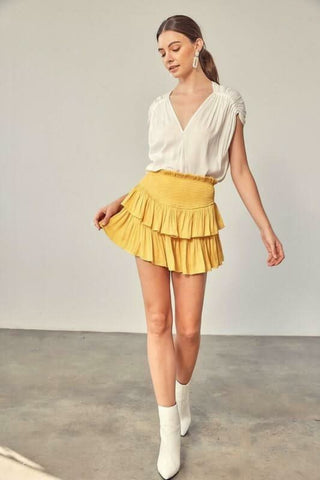 yellow ruffle skort mini skirt look